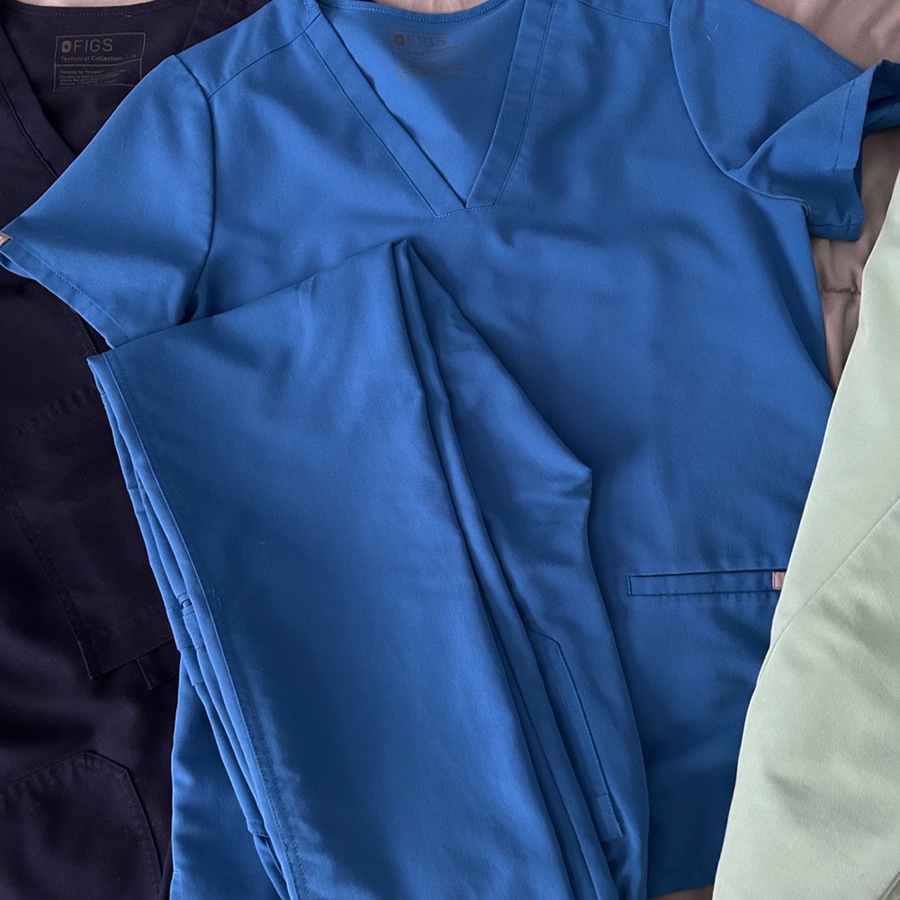 Women’s figs scrub set